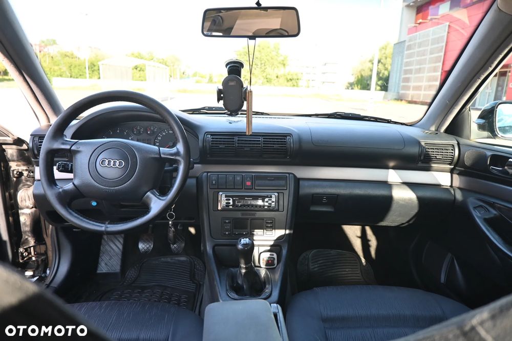 Audi A4 Limousine - 12