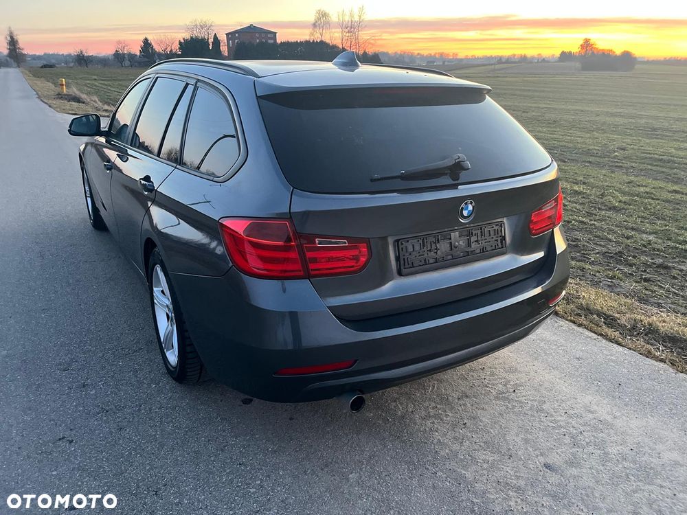 BMW Seria 3 320d Efficient Dynamics - 33