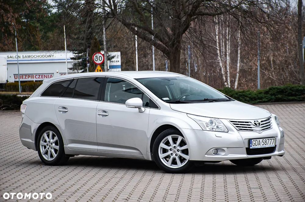 Toyota Avensis 2.0 D-4D Sol - 2