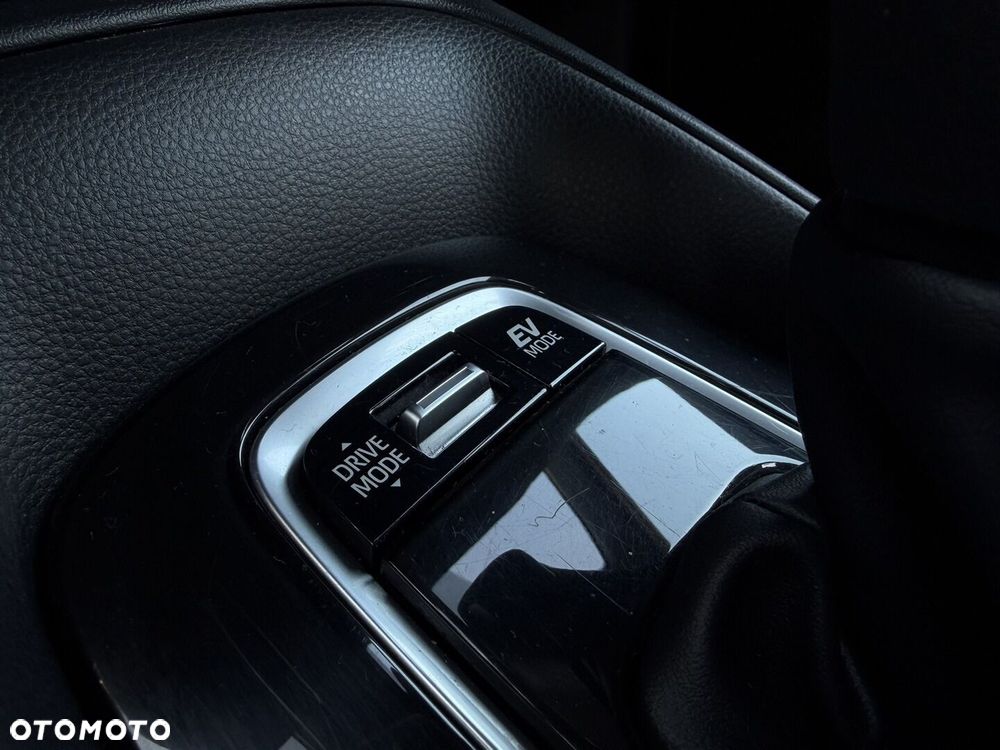Toyota Corolla 1.8 Hybrid Comfort - 32