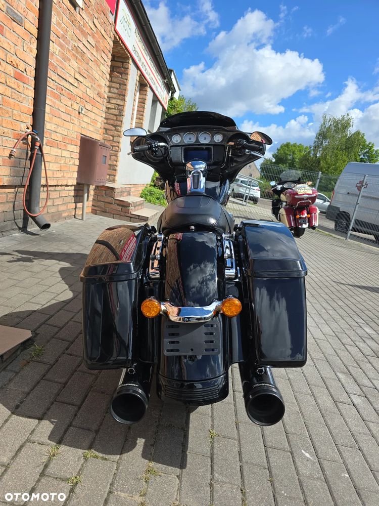 Harley-Davidson Touring Street Glide - 13
