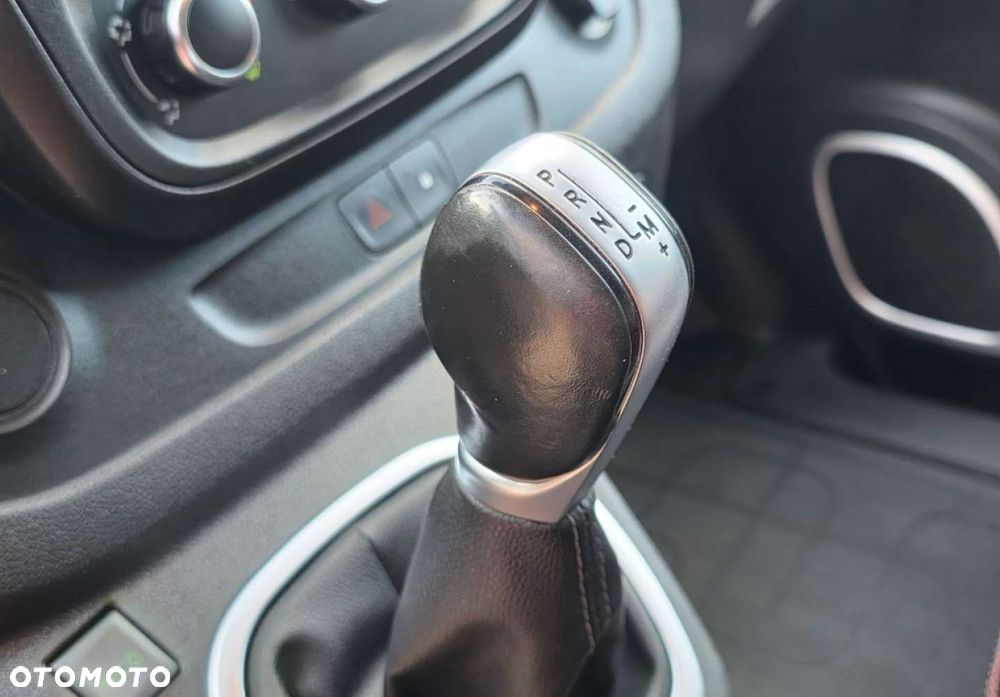 Renault Trafic - 16