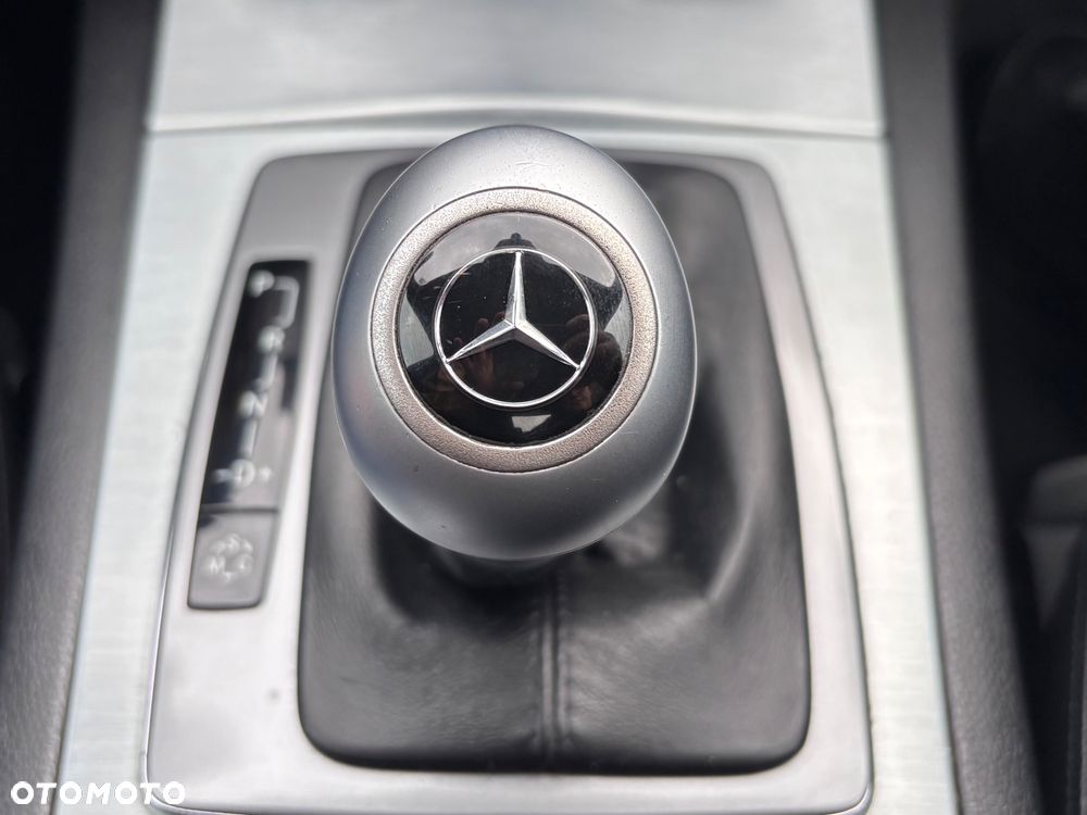 Mercedes-Benz Klasa C 320 CDI DPF 7G-TRONIC Avantgarde - 8