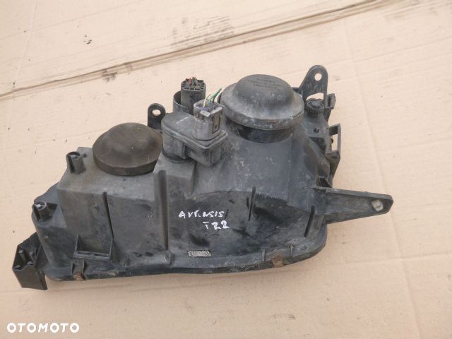 LAMPA LEWY PRZÓD LEWA PRZEDNIA PRAWY PRZÓD PRAWA PRZEDNIA TOYOTA AVENSIS I 97-02 - 22