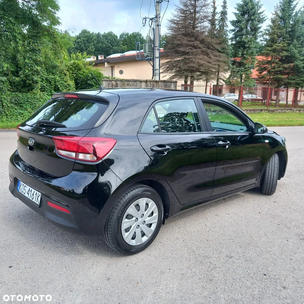 Kia Rio 1.2 L - 2