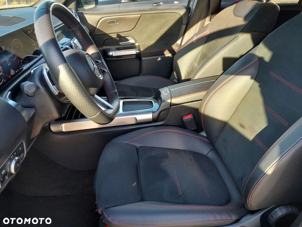 Mercedes-Benz GLB 200 AMG Line 7G-DCT - 11