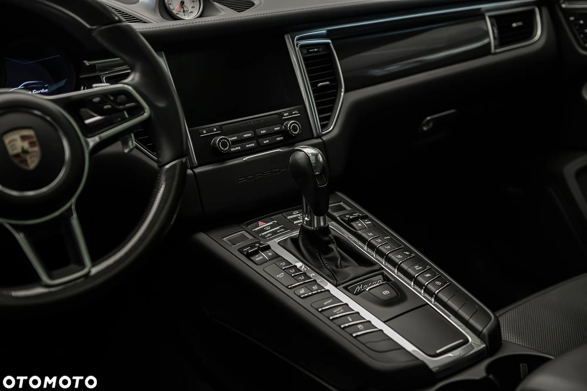 Porsche Macan Turbo - 12