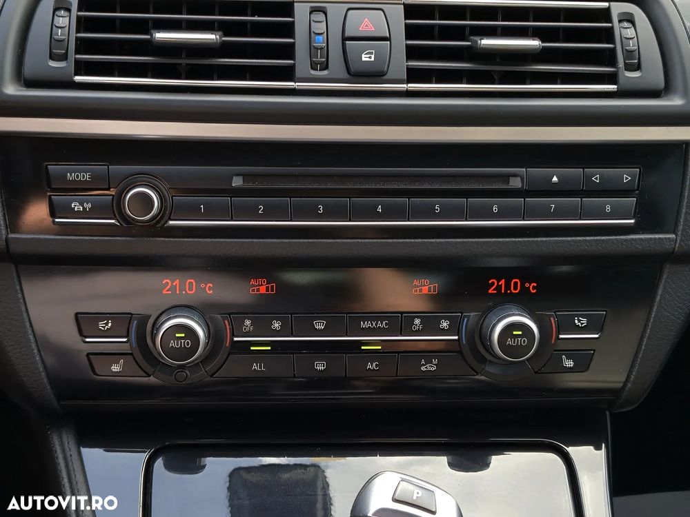 BMW Seria 5 525d Touring Aut. Luxury Line - 33
