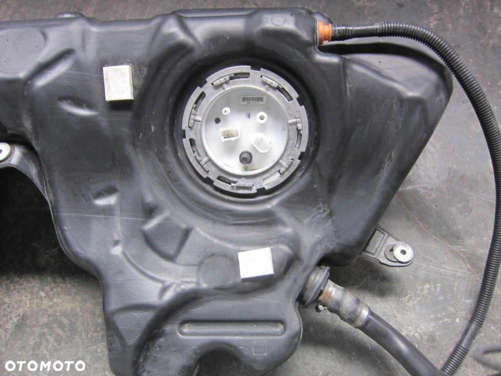 BMW F10 550i N63 V8 ZBIORNIK BAK PALIWA 7268031 - 4