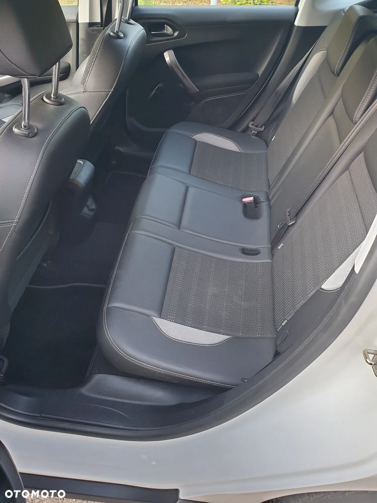Peugeot 2008 e-HDi FAP 92 STOP & START Active - 14