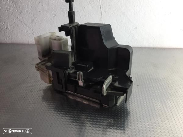 Fecho Porta Frente Esq Fiat Doblo Veículo Multiuso (119_, 223_) - 3