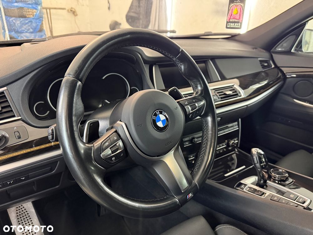 BMW Seria 5 550i Sport-Aut Modern Line - 13