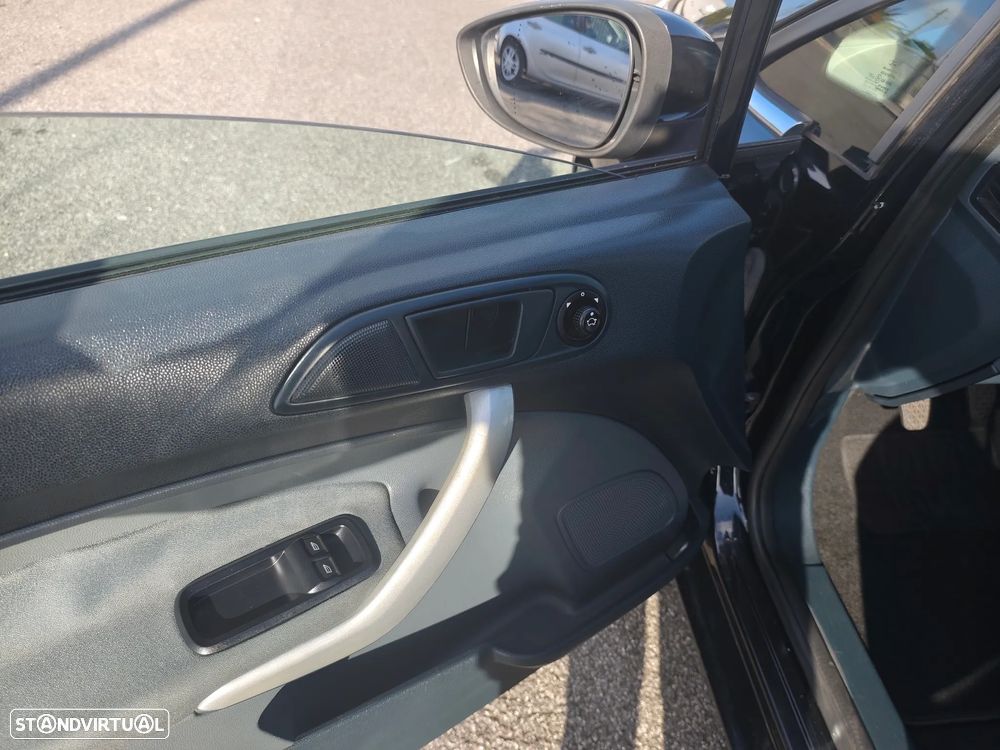 Ford Fiesta 1.5 TDCi Titanium - 11