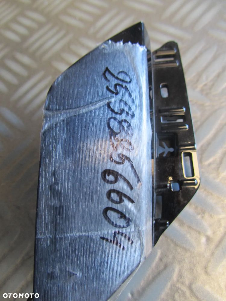 zaślepka 2538856604 - 4