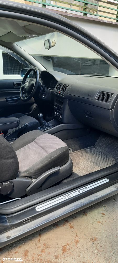 Volkswagen Golf 1.6 Comfortline - 19
