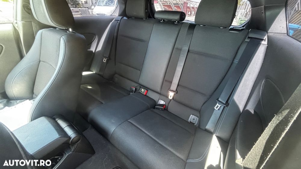 BMW Seria 1 116i - 11