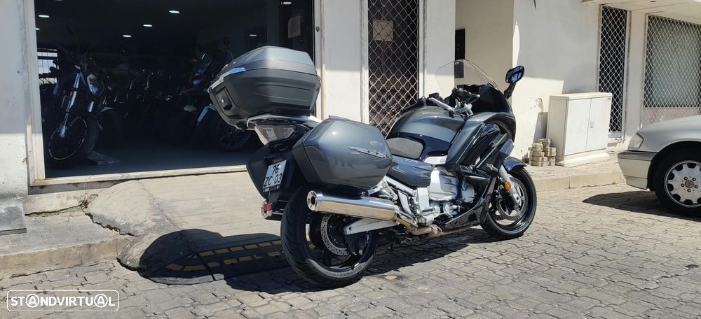 Yamaha FJR 1300 - 10
