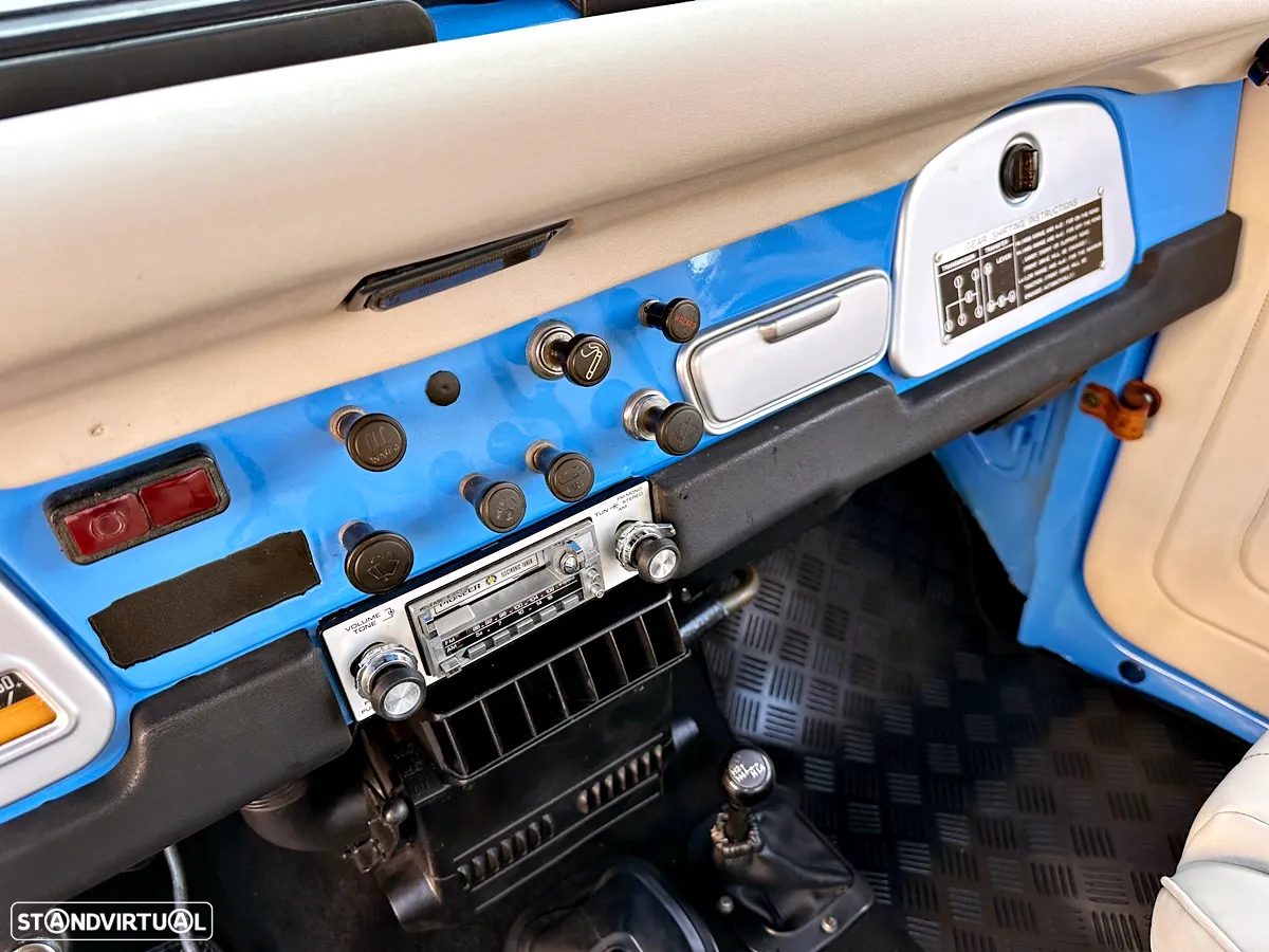 Toyota Land Cruiser - 12