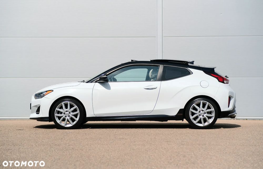 Hyundai Veloster - 3