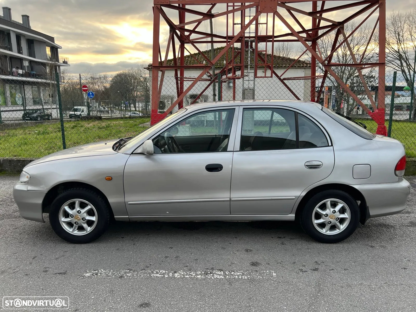 Hyundai Accent - 4