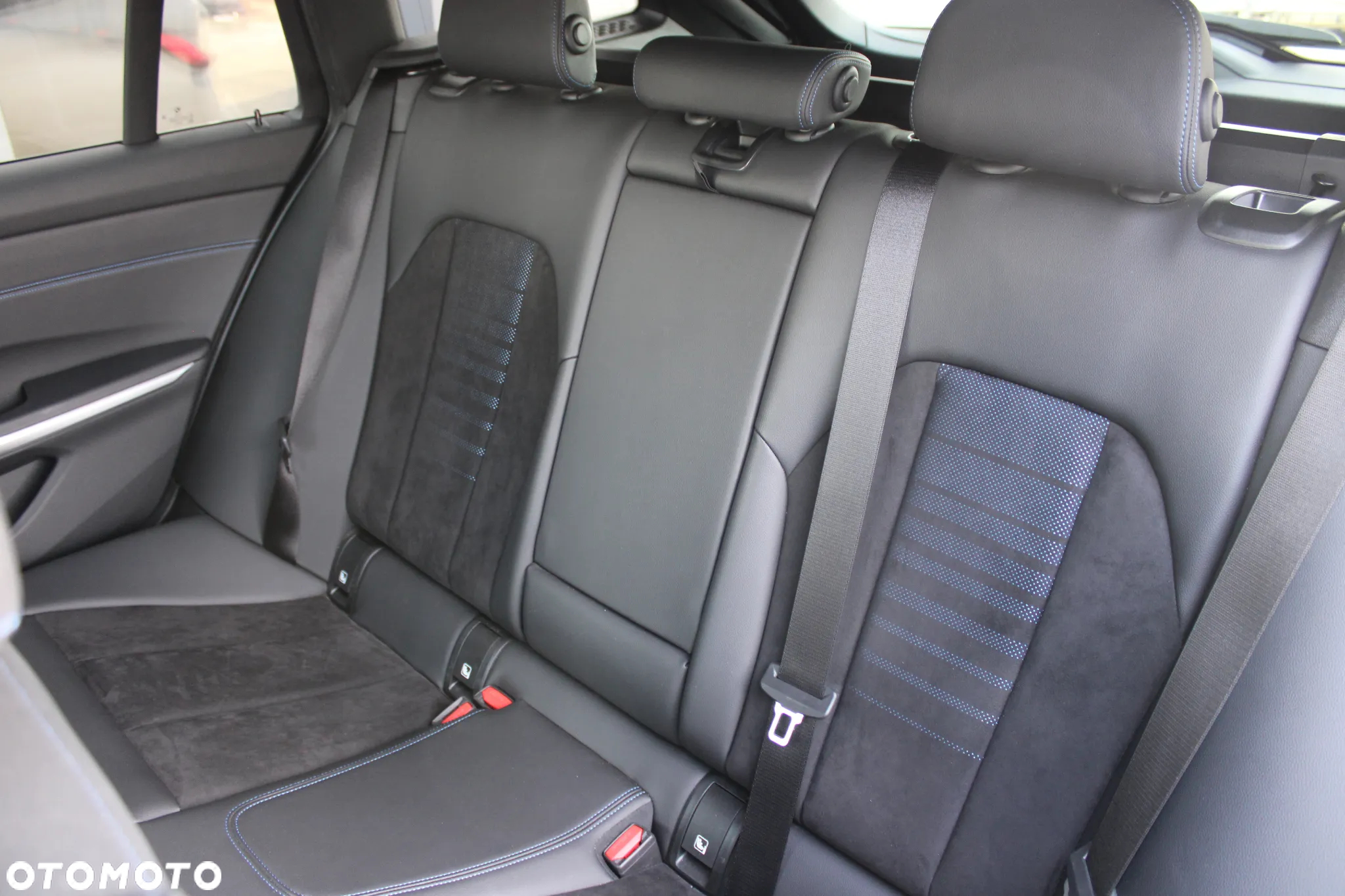 BMW Seria 3 318d M Sport - 22