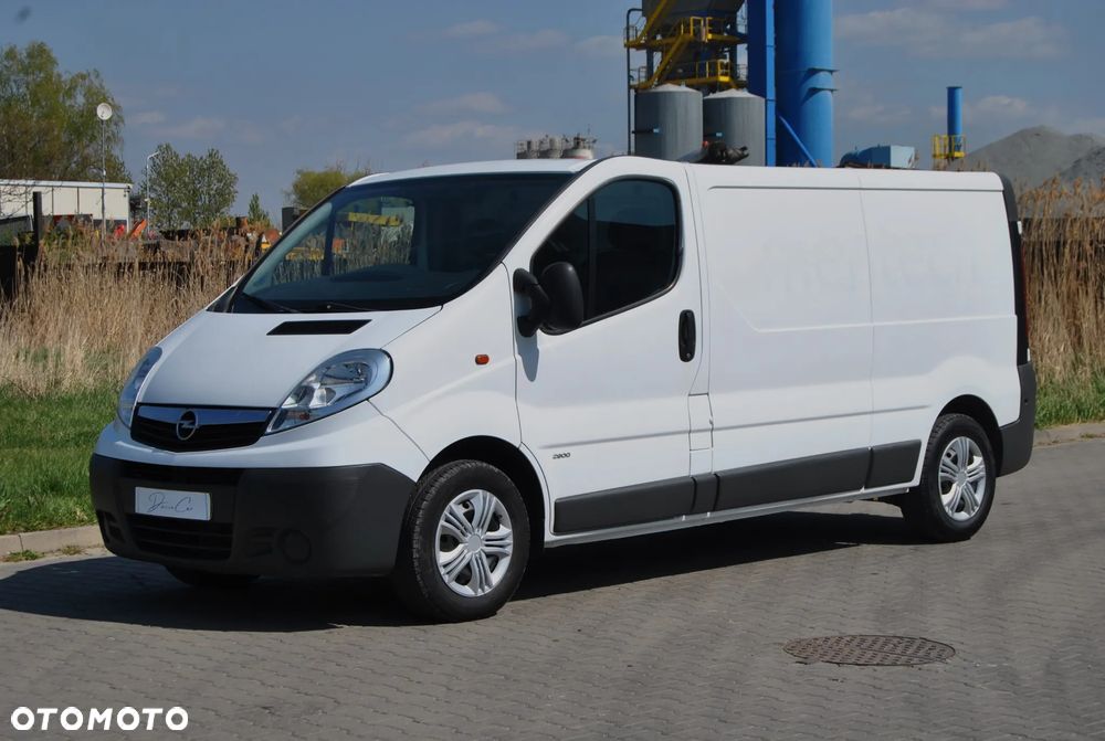 Opel Vivaro - 1