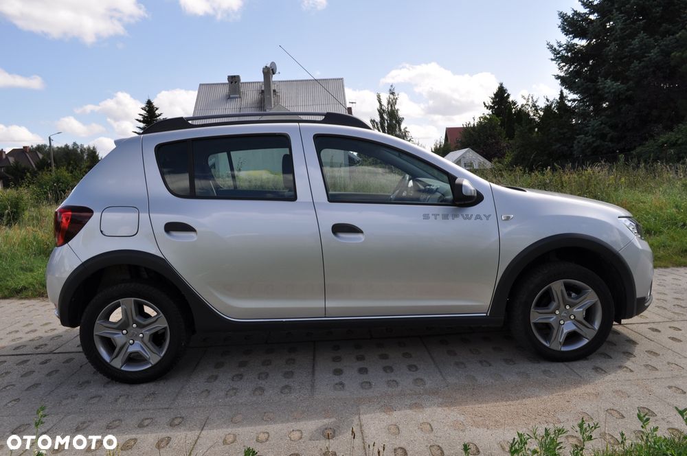 Dacia Sandero 0.9 TCe SL Celebration S&S EU6 - 8