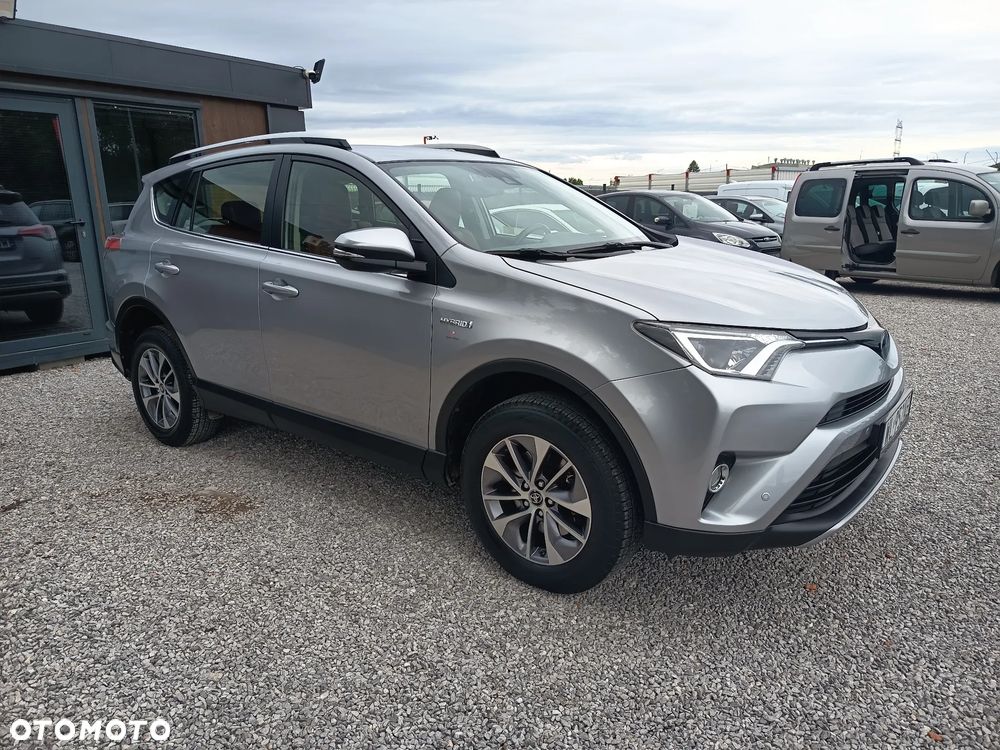 Toyota RAV4 Hybrid Premium 4x2 - 11