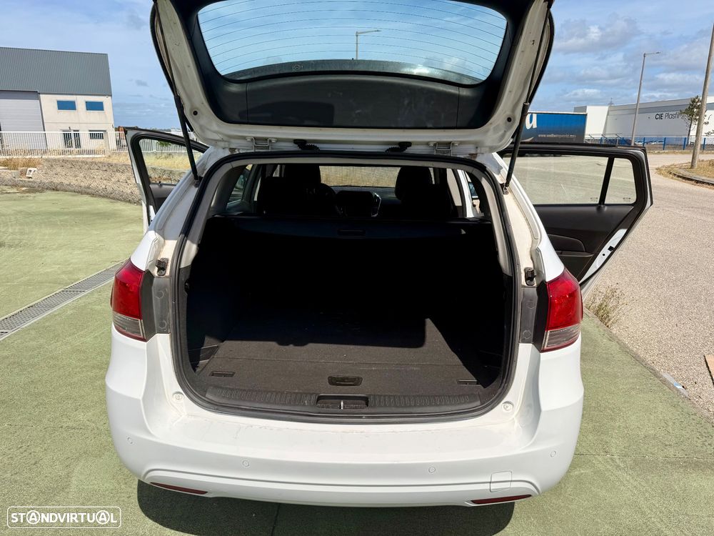 Chevrolet Cruze SW 1.7 VCDi LTZ - 23