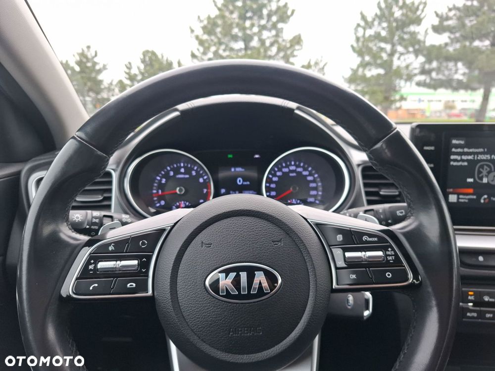 Kia Ceed - 24