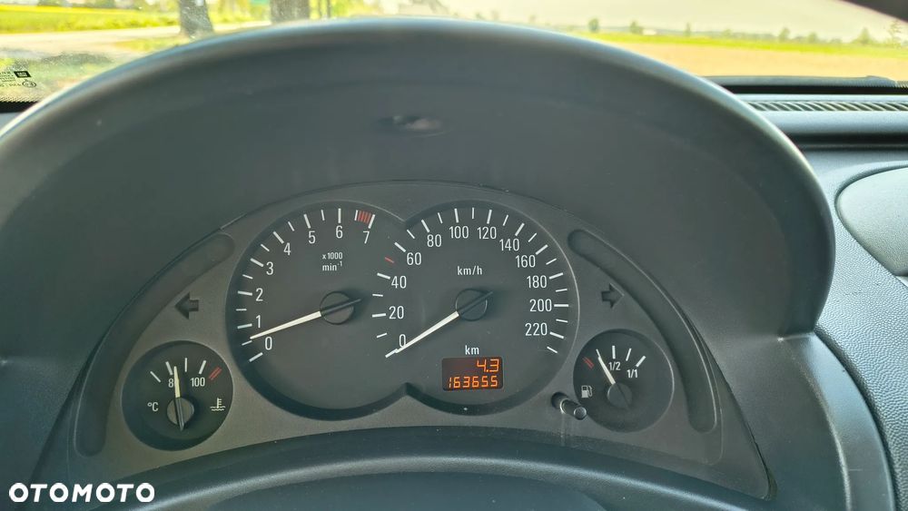 Opel Corsa 1.2 16V - 8