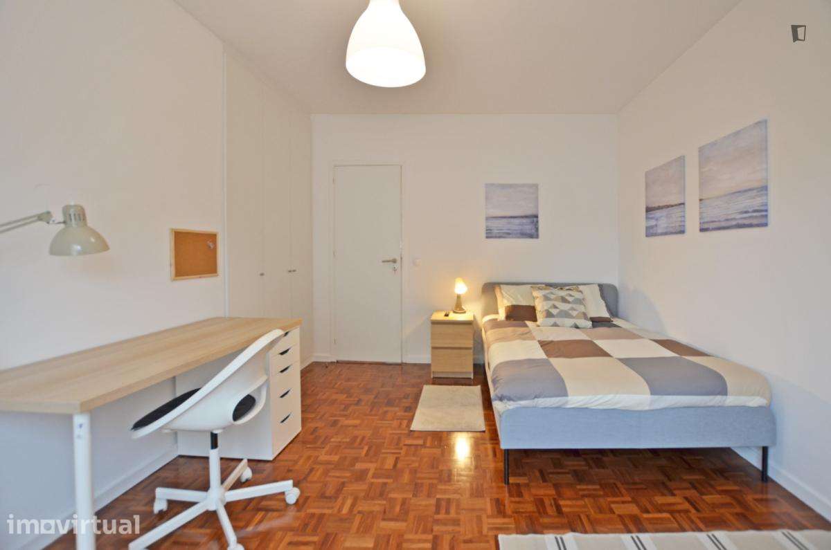 Quarto - localizado em Carcavelos Lisbon - Grande imagem: 2/19