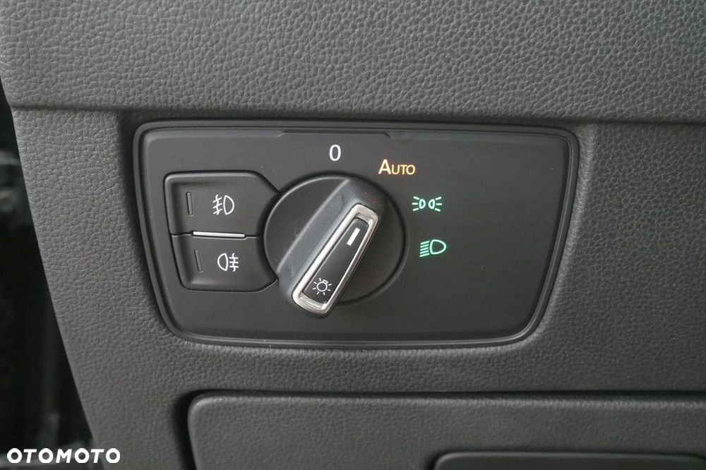 Volkswagen Passat Variant 2.0 TSI Business DSG - 26