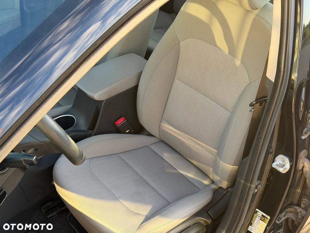 Hyundai Elantra - 27