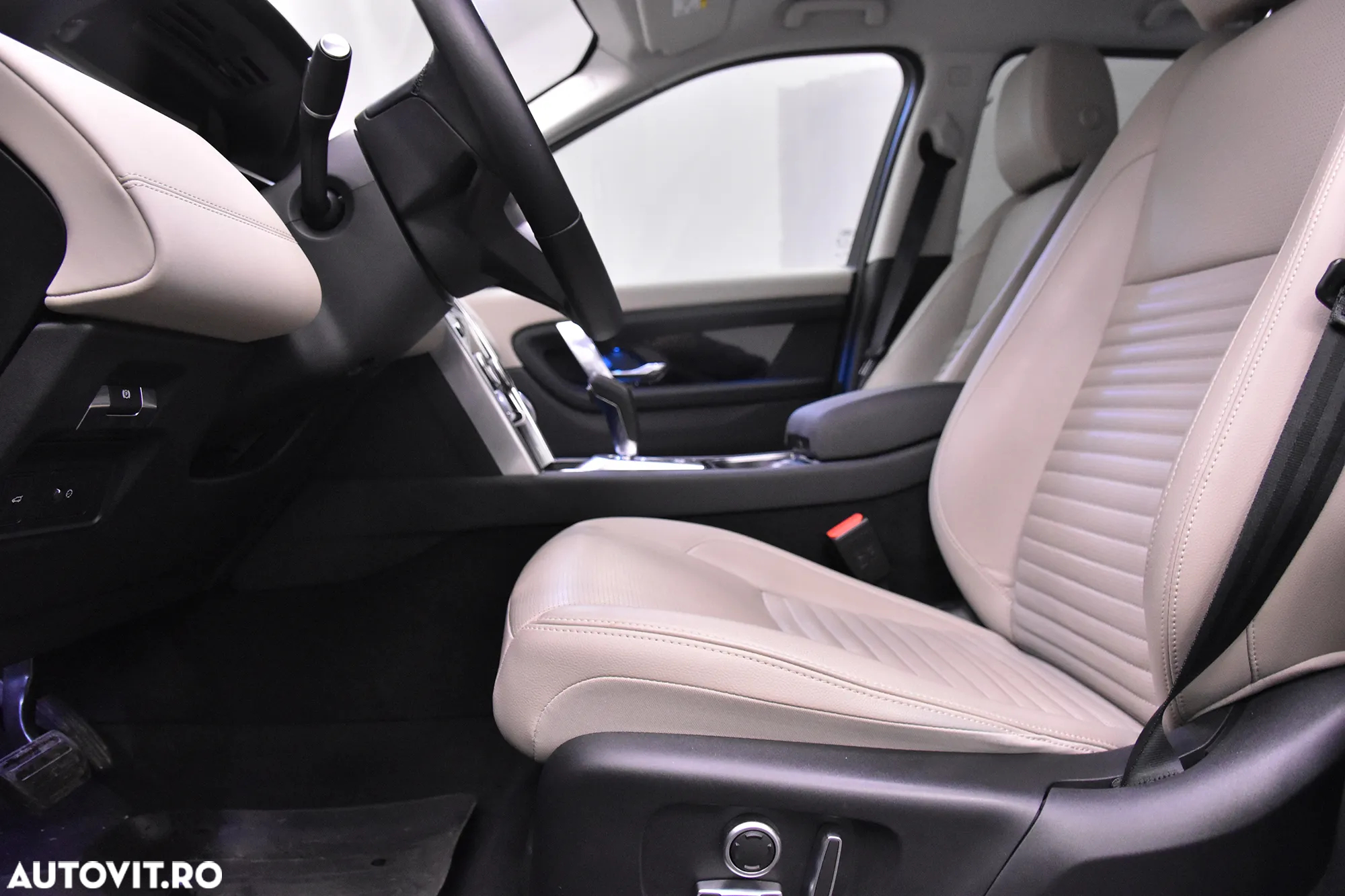 Land Rover Discovery Sport - 23