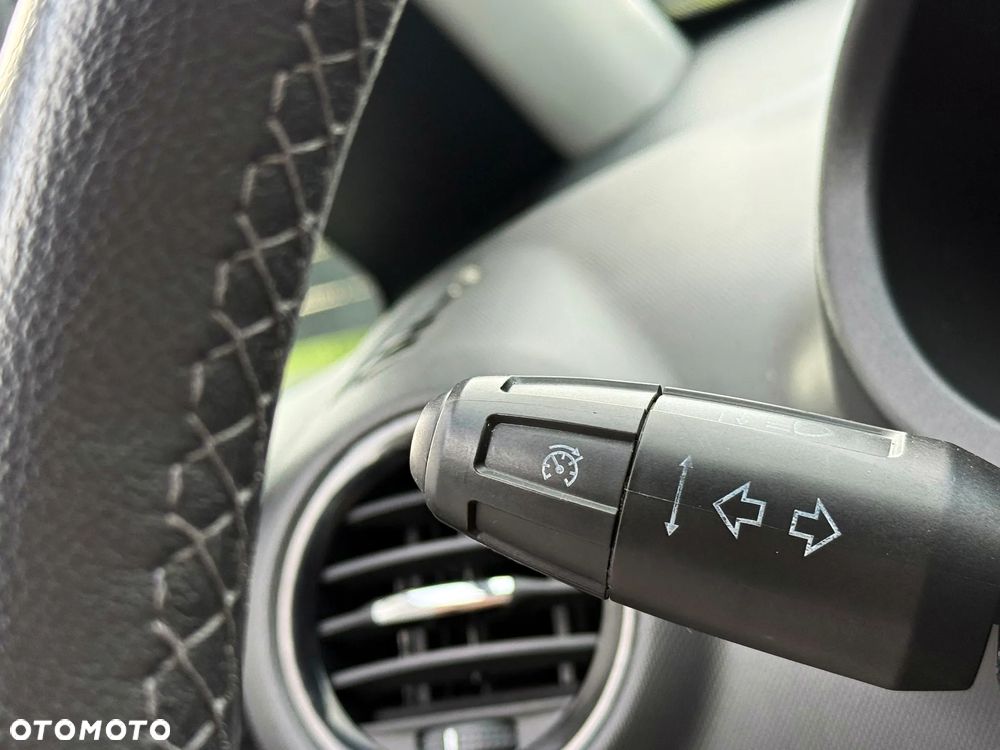 Opel Corsa 1.4 16V 150 Jahre - 10