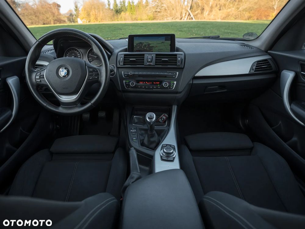 BMW Seria 1 120d Sport Line - 23