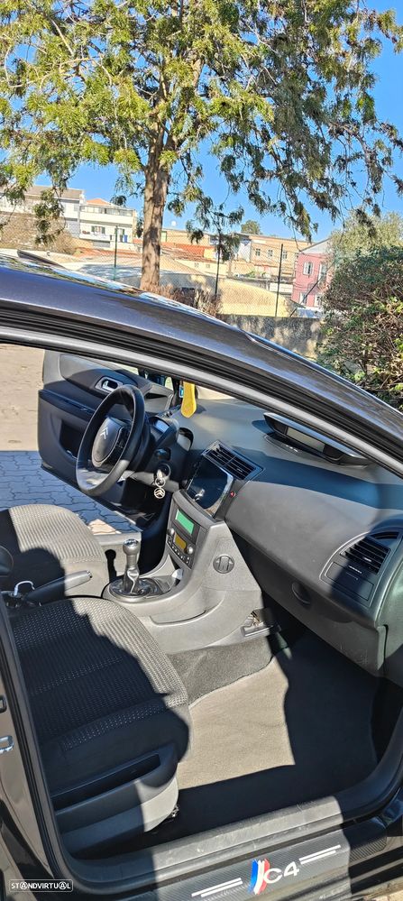 Citroën C4 1.6 HDi 110 Exclusive - 13