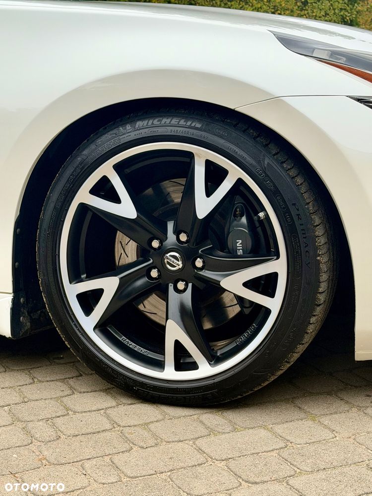 Nissan 370 Z Black Edition - 15