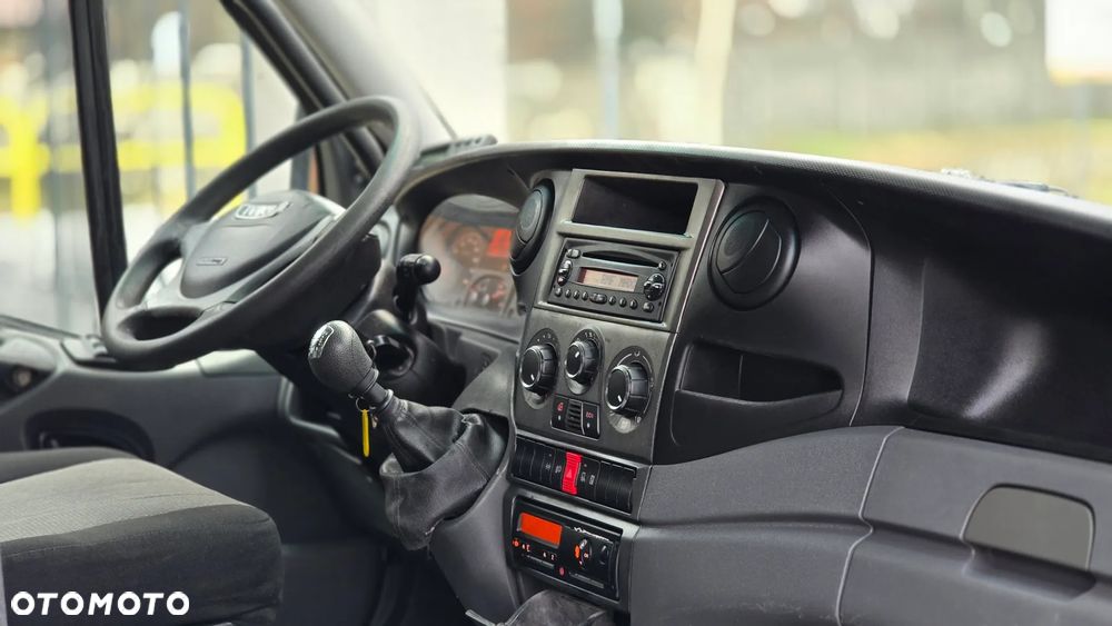 Iveco IVECO DAILY 70C17 3.0 170KM DMC 7T ❗❗ THERMO KING V-500 MAXX / MROŹNIA / GRZANIE / +25  -25 / ZASILANIE ZEWNĘTRZNE 230V / ZABUDOWA IGLOOCAR 10 EP / GRUBA ŚCIANA / WINDA DHOLLANDIA 1000KG / ŁADOWNOŚĆ 3200KG❗❗ - 6