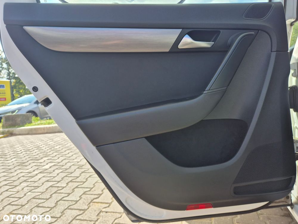 Volkswagen Passat Variant 2.0 TDI DSG BlueMotion Technology Highline - 11