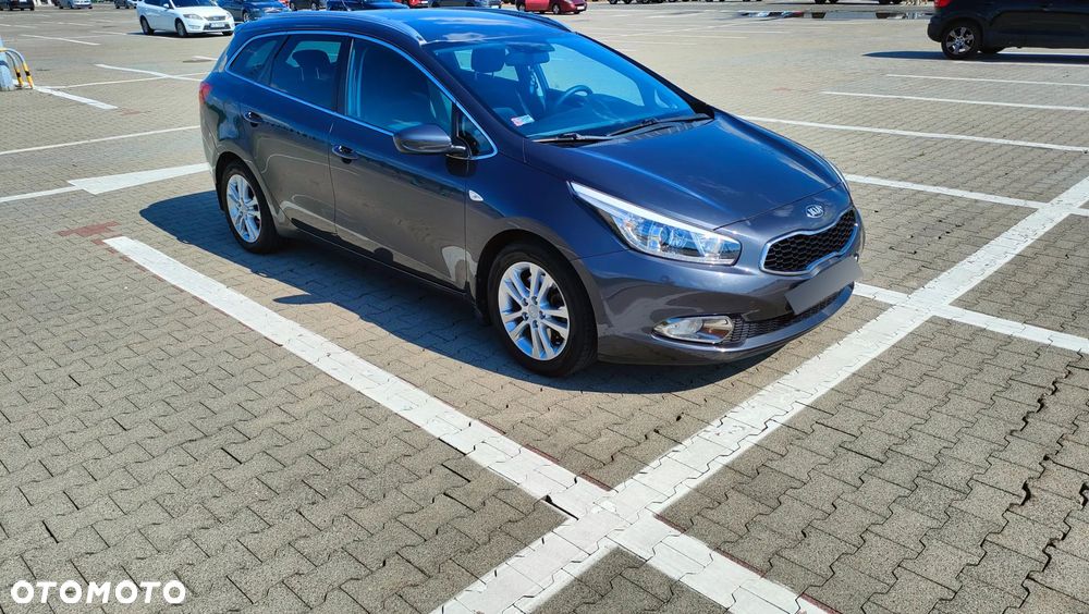 Kia Ceed - 36
