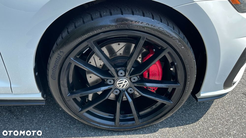 Volkswagen Golf - 34