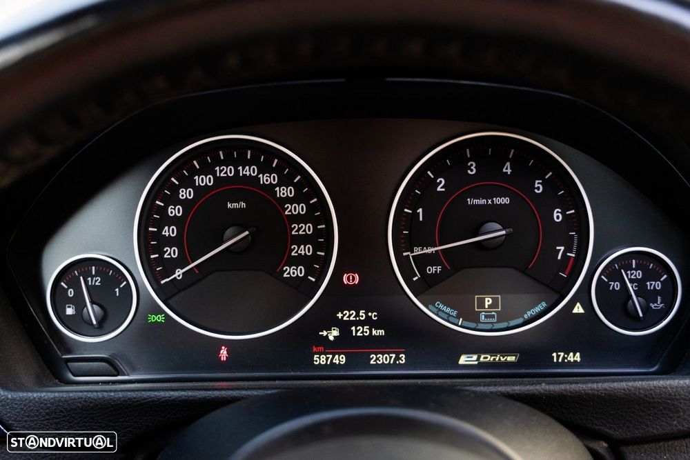 BMW 330 e iPerformance Pack M - 13