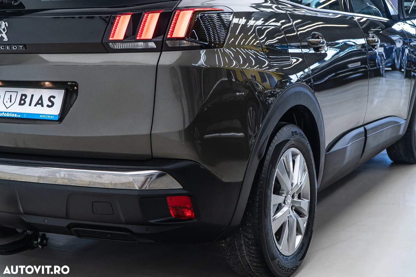 Peugeot 3008 1.2 PureTech Turbo S&S EAT8 Allure - 37