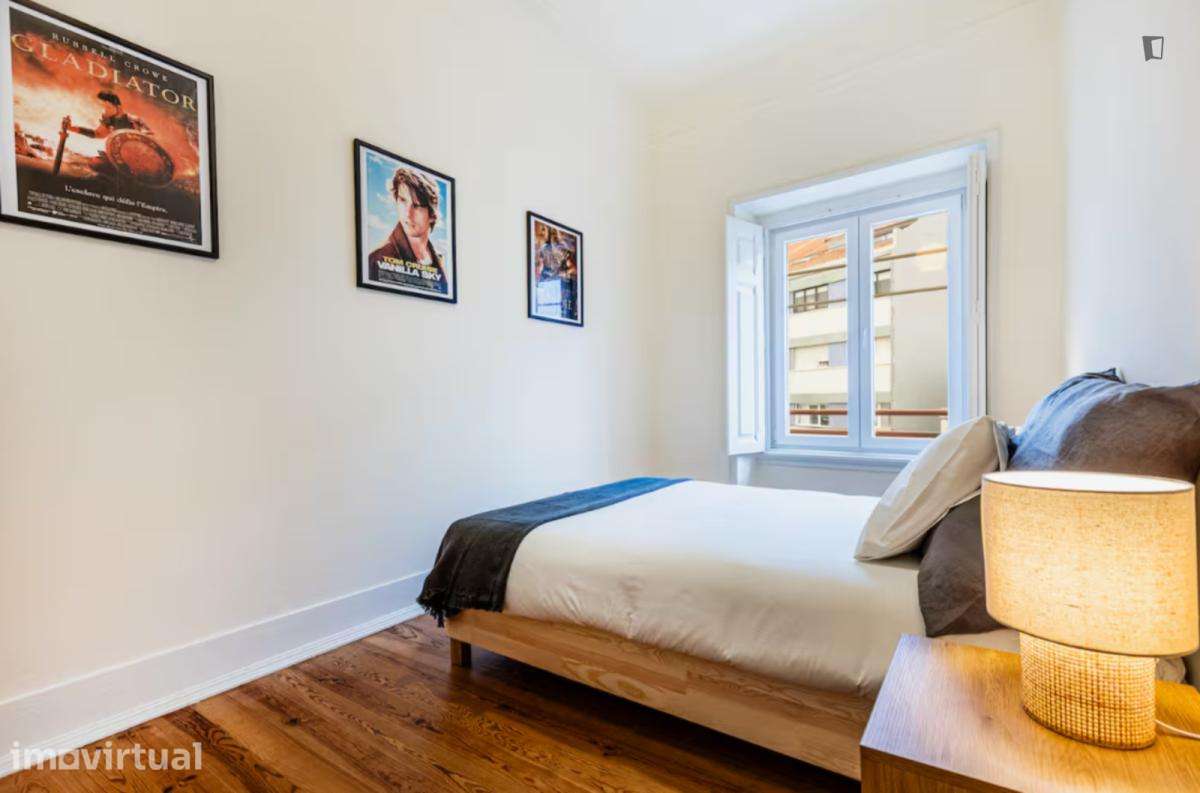 Quarto - localizado em Anjos Lisbon - Grande imagem: 3/23