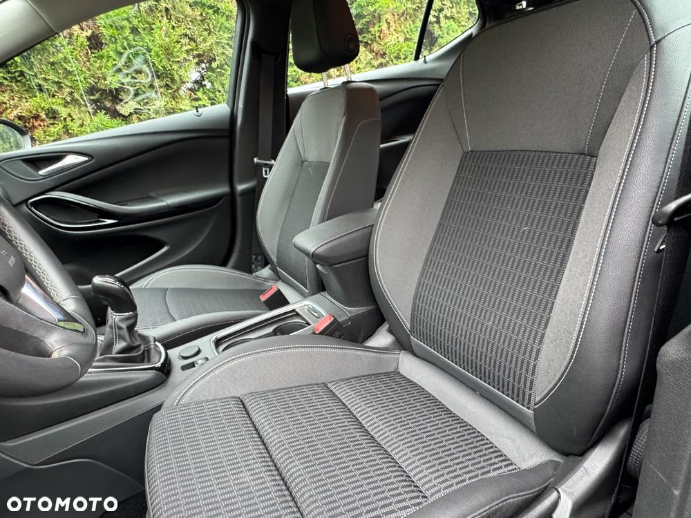 Opel Astra 1.2 T Elegance S&S - 12