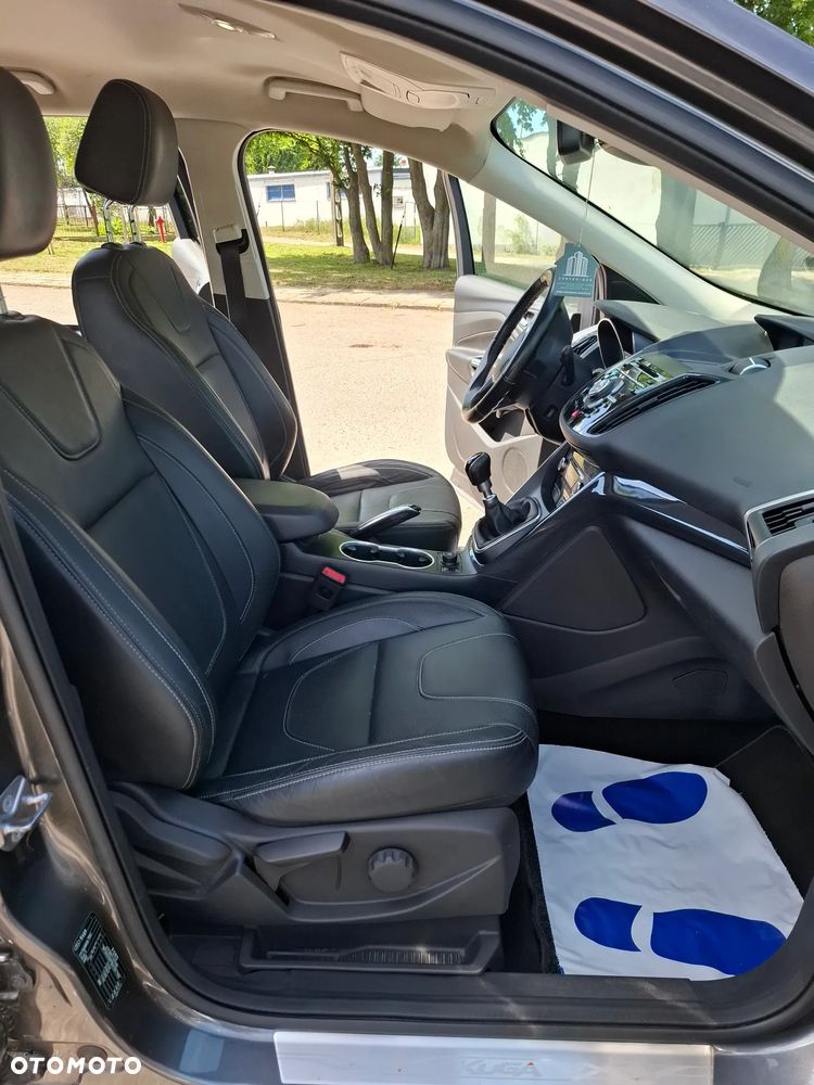 Ford Kuga 2.0 TDCi 4WD Titanium Plus - 25