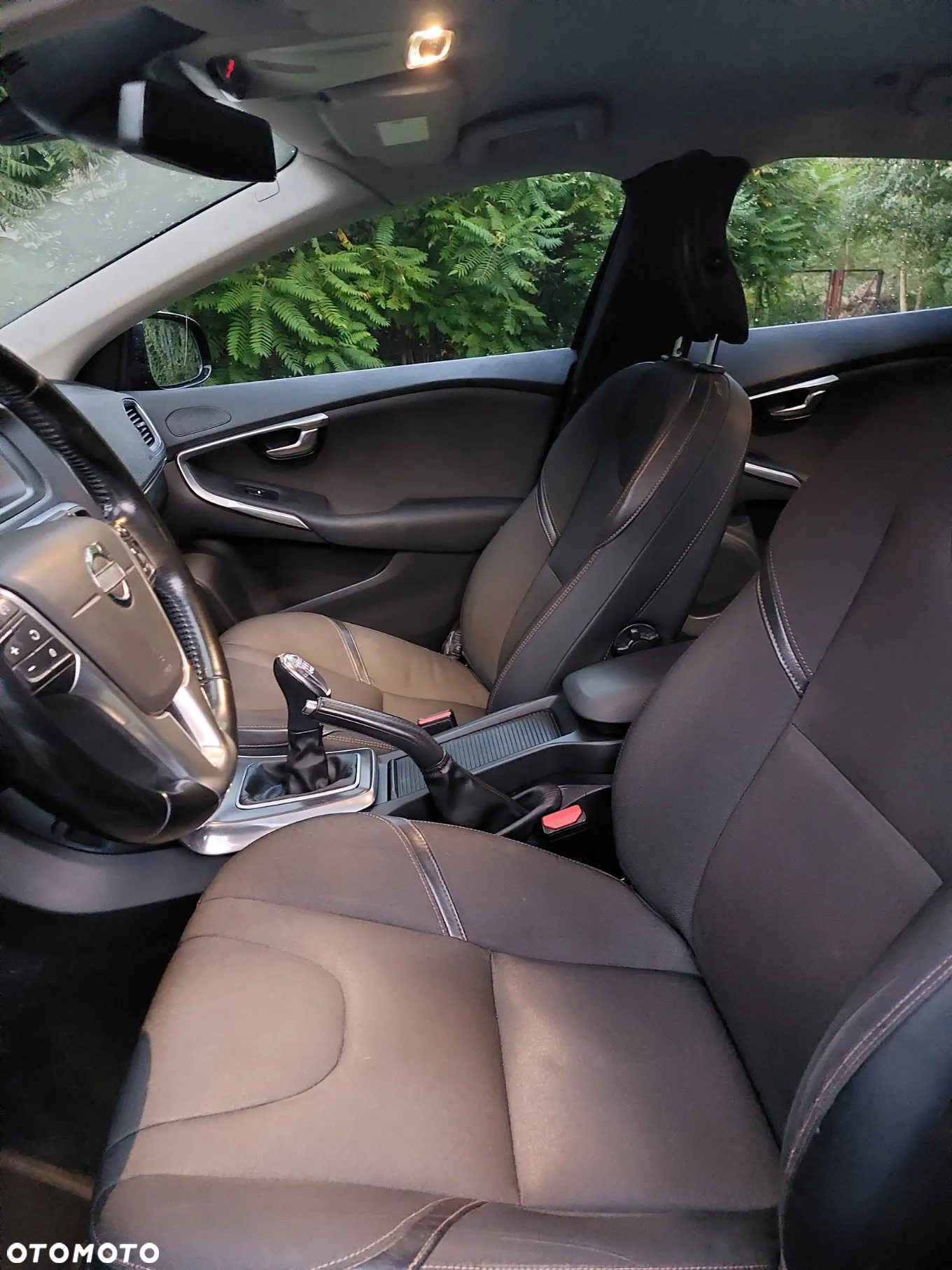 Volvo V40 Cross Country D2 Momentum - 25