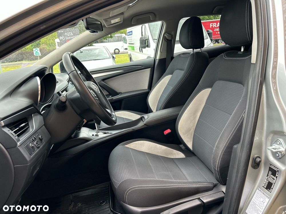 Toyota Avensis - 9